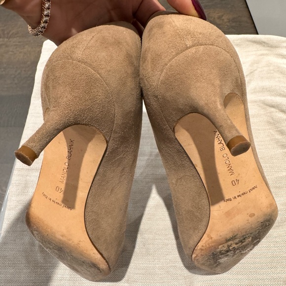 Manolo Blahnik
suede pointed toe pumps 50mm - Picture 6 of 9